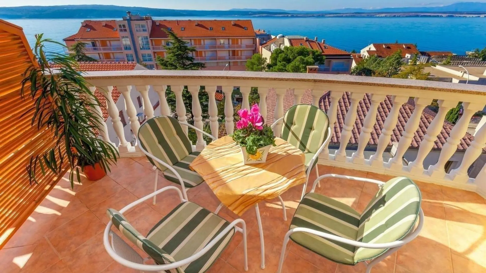 Appartement Mit Balkon Und Meerblick Crikvenica